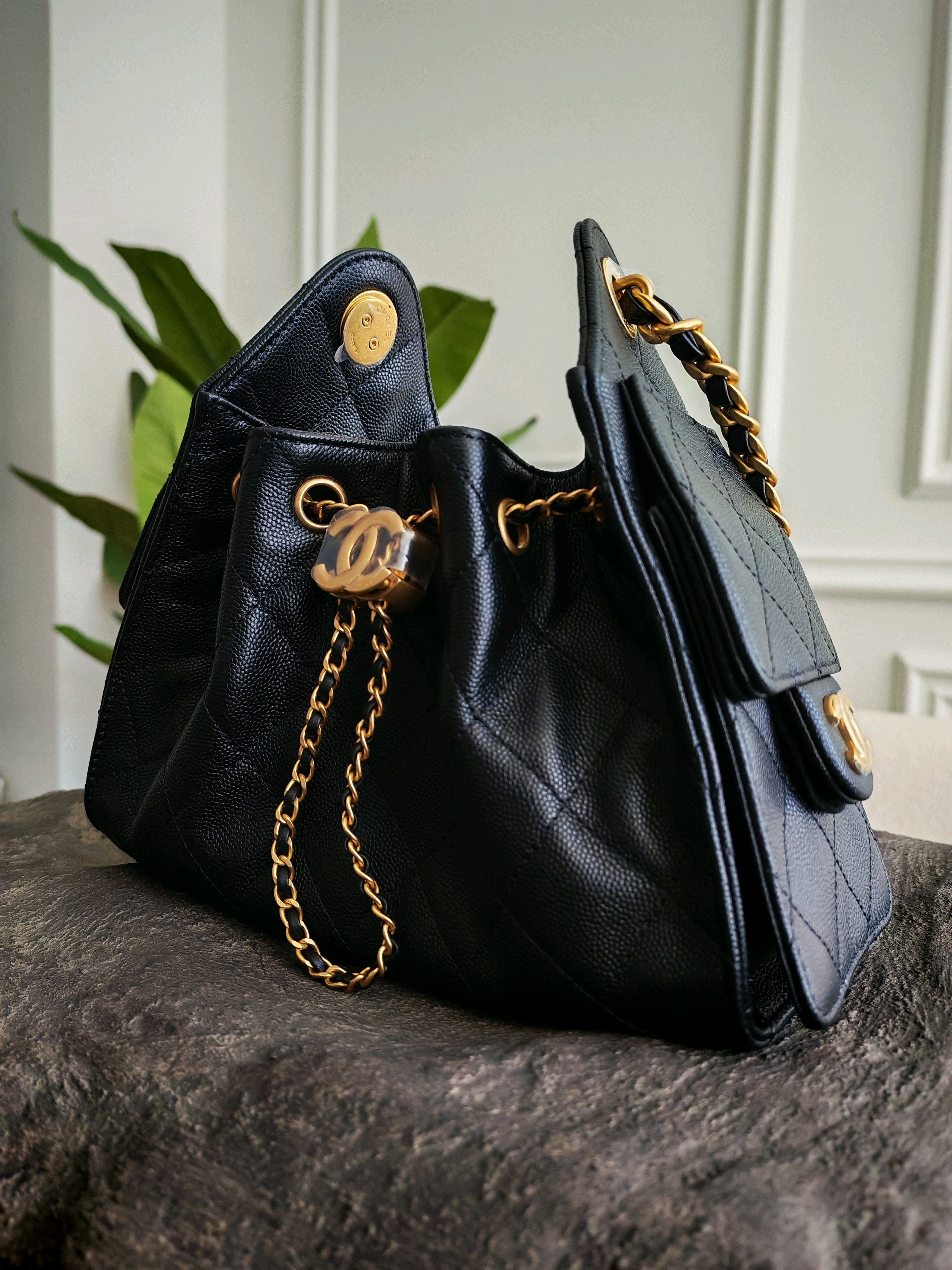 CHANEL Chanel 25 Hobo Black Small GHW - Authenticated luxury bag from CLUTCH Dubai